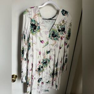*Never Worn* Staccato women’s dress, white floral, size L